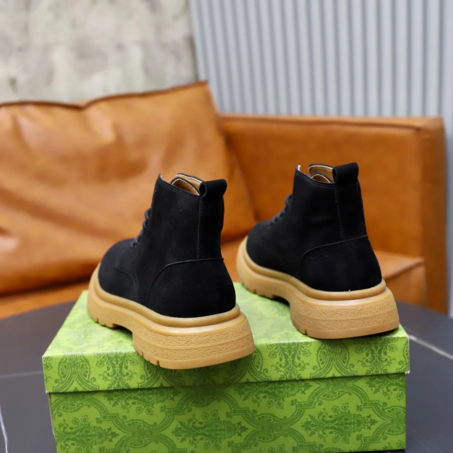 Men's shoes: 440💰Fleece lining, pigskin lining🙅‍♂️🙅‍♂️🙅‍♂️ Brand: GUCCI Standard code: 38–44 (45 can be customized) Grade: Same as the official website Material: Original cowhide fabric Comfortable pigskin + plush lining (optional) Lightweight and wear-resistant outsole Style category: Men's fashion casual shoes and boots Running Sports shoes, distinguished luxury brand elements, top luxury, color: actual picture color